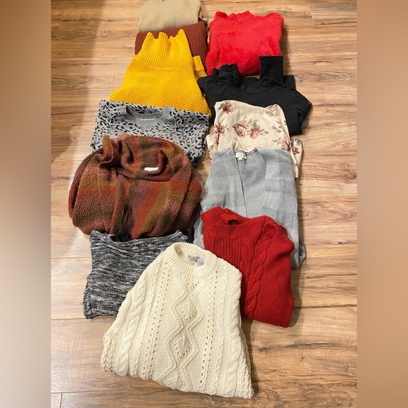 Lot of sweaters size women’s small/ medium - Picture 1 of 6